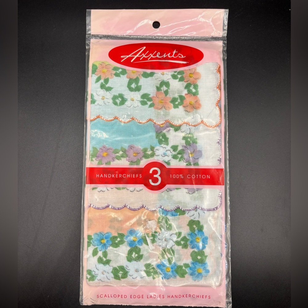 NWT Axxents Handkerchiefs Set of 3 Floral‎ Printed Cotton Scalloped 12" x 12"
